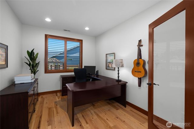 4650 Meriwood Drive NE, Lacey, WA 98516