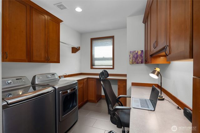 4650 Meriwood Drive NE, Lacey, WA 98516