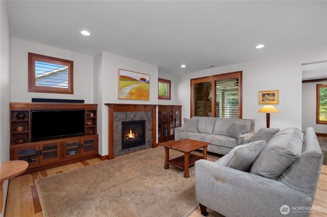 4650 Meriwood Drive NE, Lacey, WA 98516