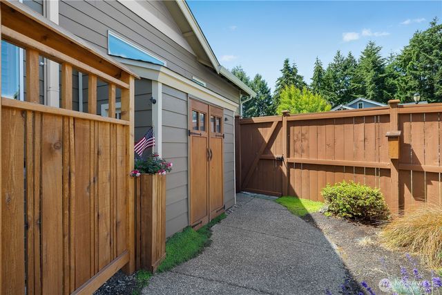 4650 Meriwood Drive NE, Lacey, WA 98516