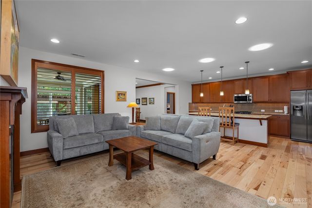 4650 Meriwood Drive NE, Lacey, WA 98516