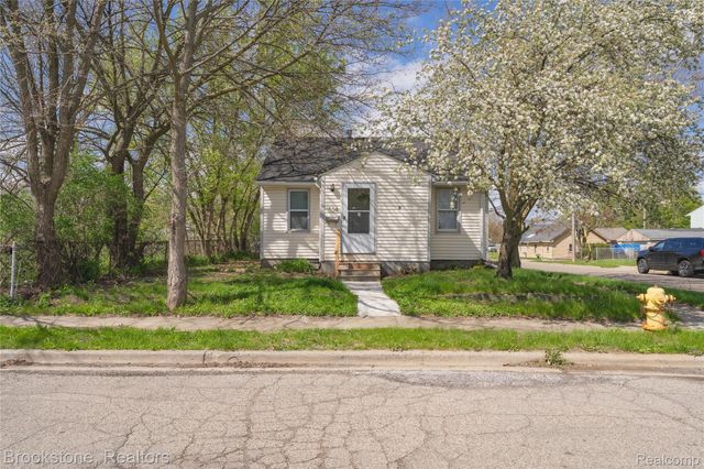 524 Luther Avenue, Pontiac, MI 48341