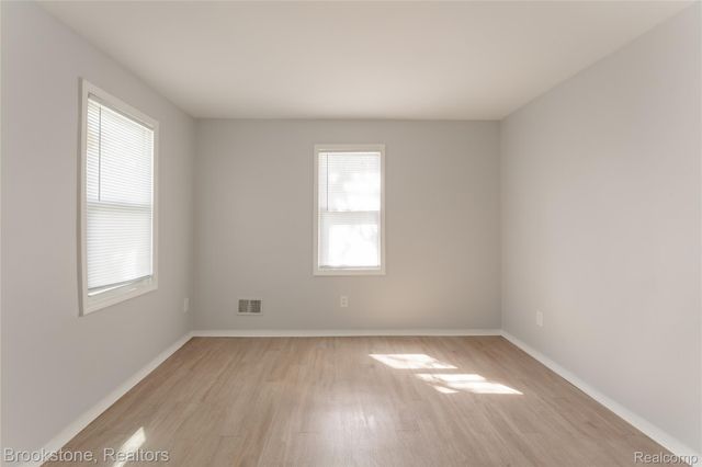 524 Luther Avenue, Pontiac, MI 48341