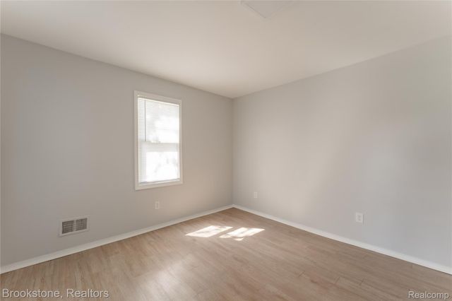524 Luther Avenue, Pontiac, MI 48341