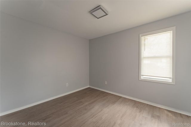 524 Luther Avenue, Pontiac, MI 48341