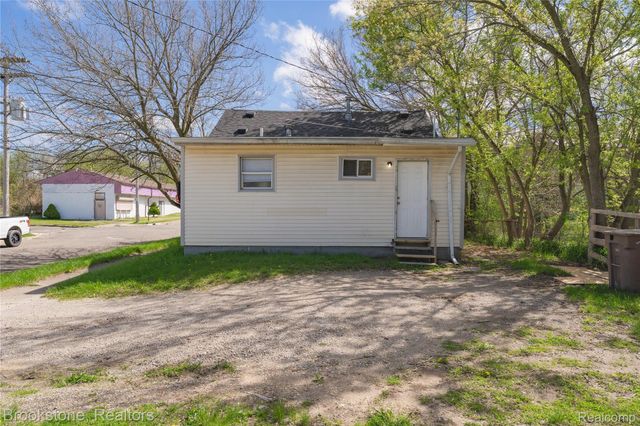 524 Luther Avenue, Pontiac, MI 48341