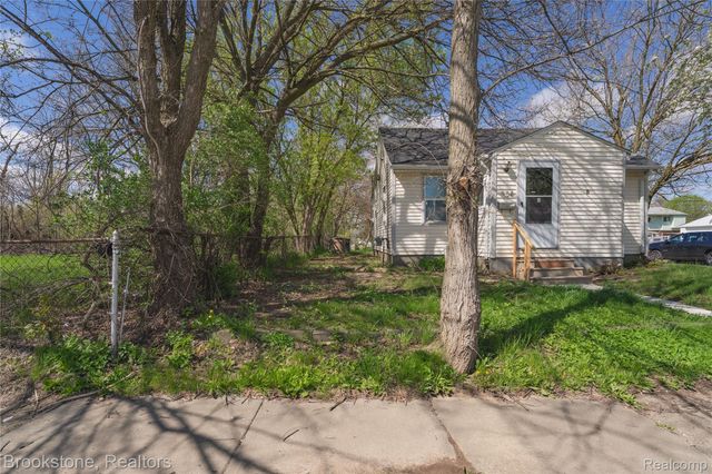 524 Luther Avenue, Pontiac, MI 48341