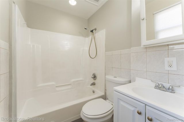 524 Luther Avenue, Pontiac, MI 48341