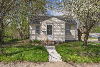 524 Luther Avenue, Pontiac, MI 48341