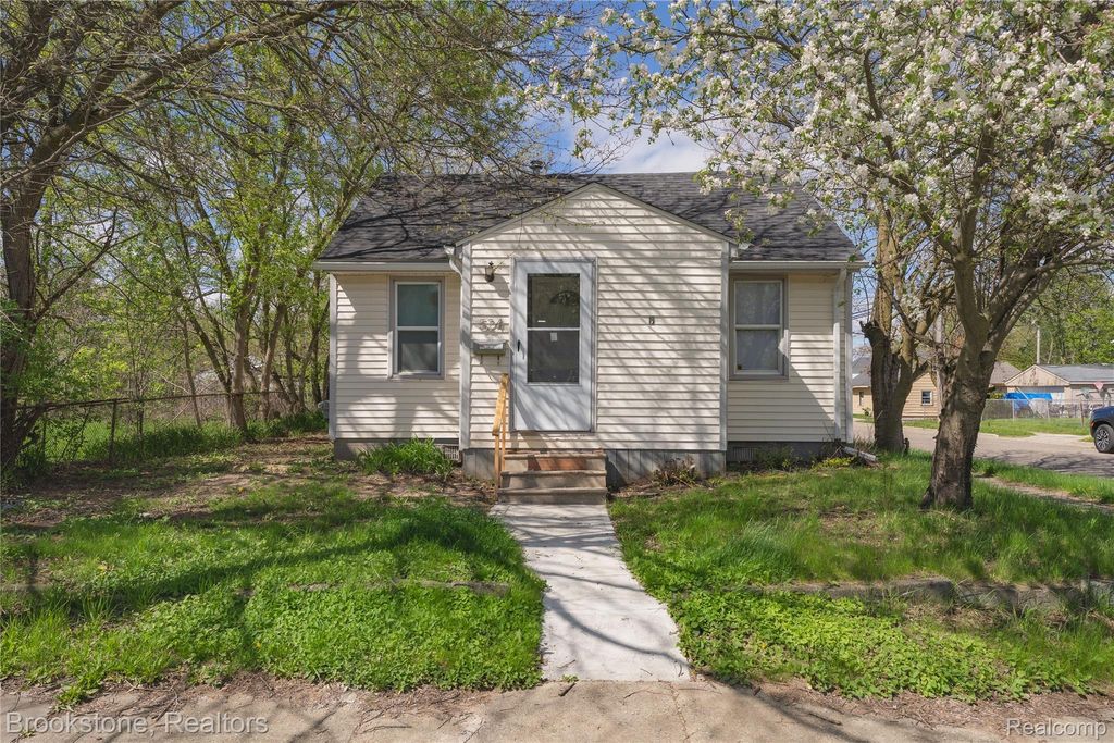 524 Luther Avenue, Pontiac, MI 48341