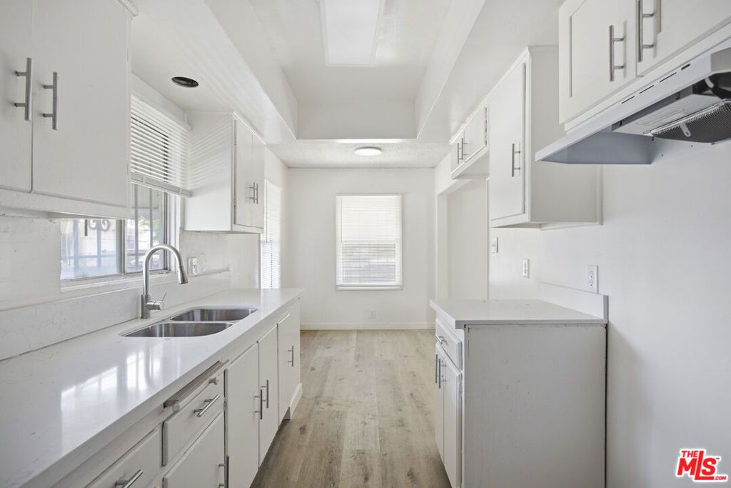 113 E 95th Street, Los Angeles, CA 90003 — photo 5