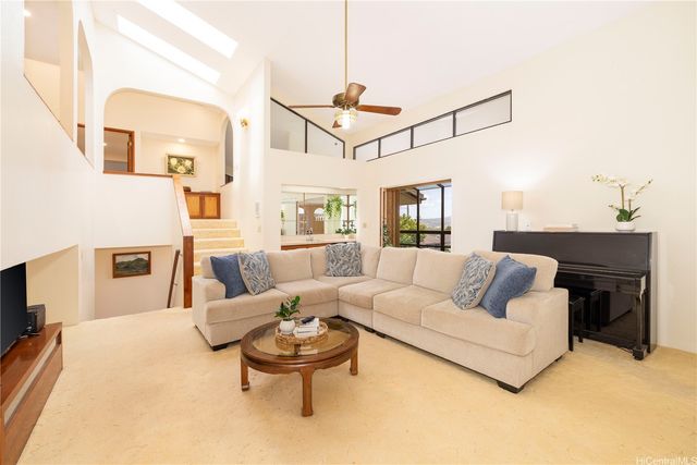 98-806 Leialii Street, Aiea, HI 96701