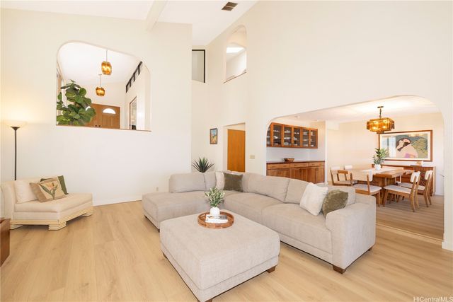 98-806 Leialii Street, Aiea, HI 96701
