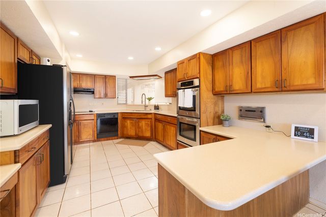 98-806 Leialii Street, Aiea, HI 96701