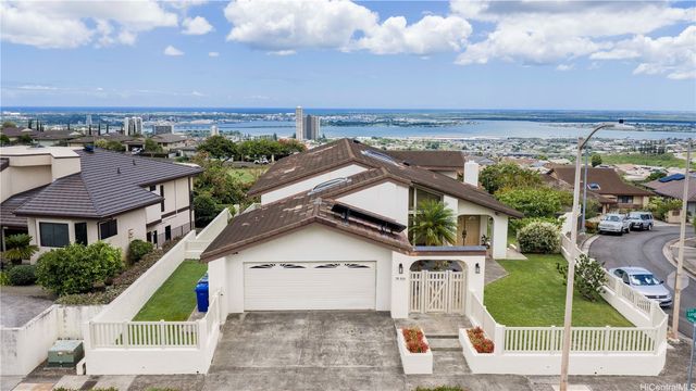 98-806 Leialii Street, Aiea, HI 96701
