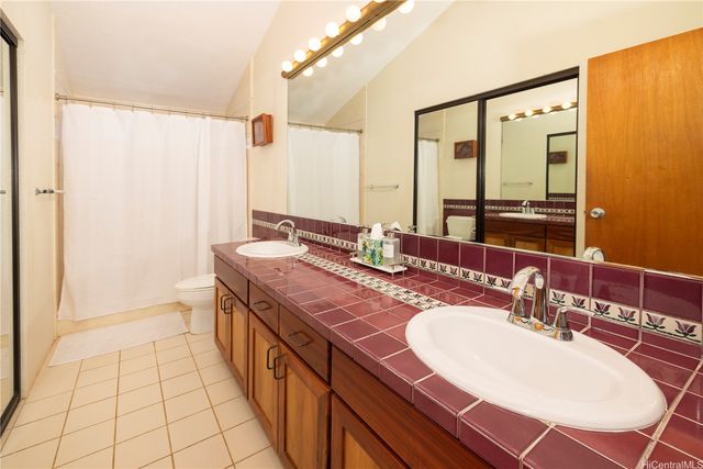 98-806 Leialii Street, Aiea, HI 96701