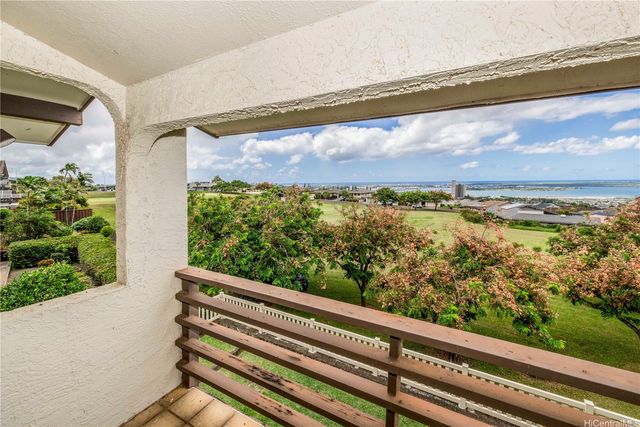 98-806 Leialii Street, Aiea, HI 96701
