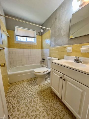 2334 Maltby Ave Apt 4, Norfolk, VA 23504