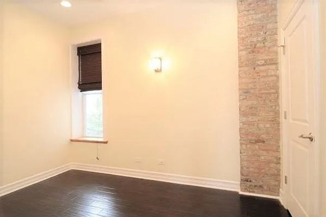 847 W Addison Street 1R, Chicago, IL 60613