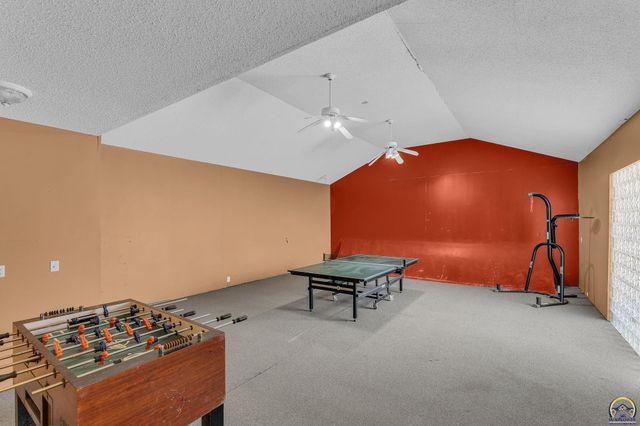 5813 SE Cross ST, Topeka, KS 66619