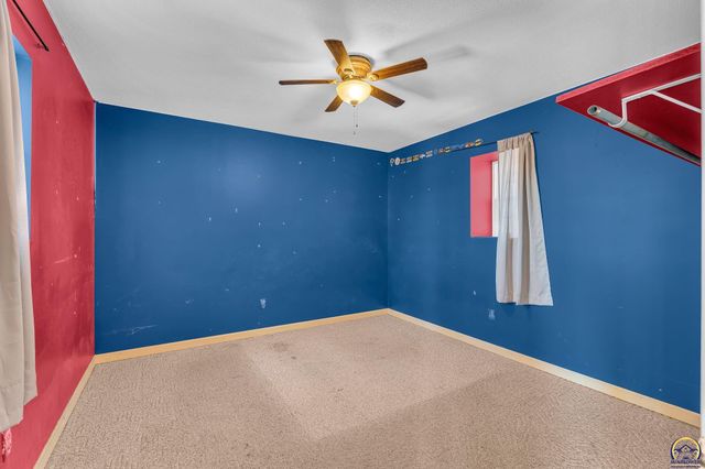 5813 SE Cross ST, Topeka, KS 66619