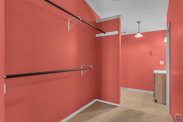 5813 SE Cross ST, Topeka, KS 66619