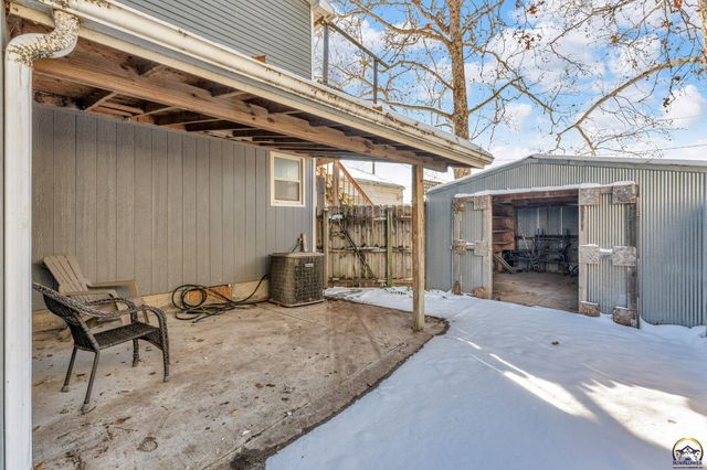 5813 SE Cross ST, Topeka, KS 66619