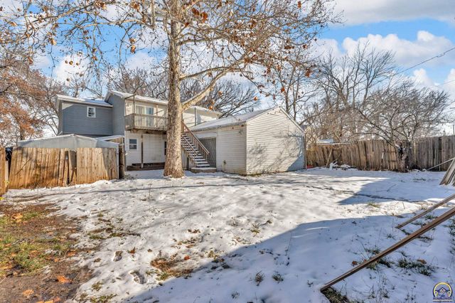 5813 SE Cross ST, Topeka, KS 66619