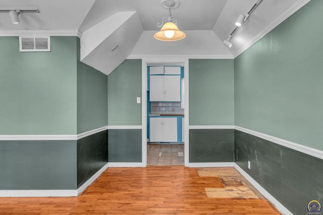 5813 SE Cross ST, Topeka, KS 66619