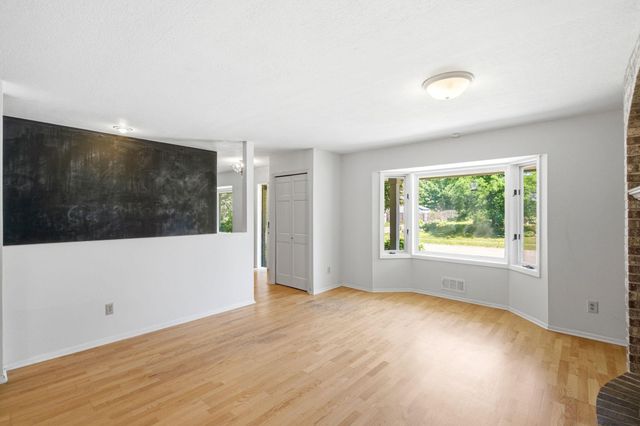 7610 Heritage Road, Eden Prairie, MN 55346