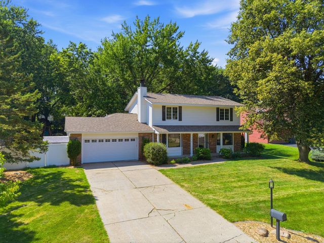7610 Heritage Road, Eden Prairie, MN 55346