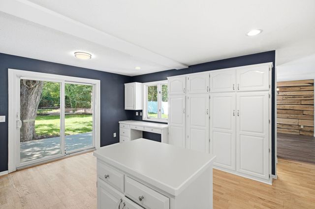 7610 Heritage Road, Eden Prairie, MN 55346