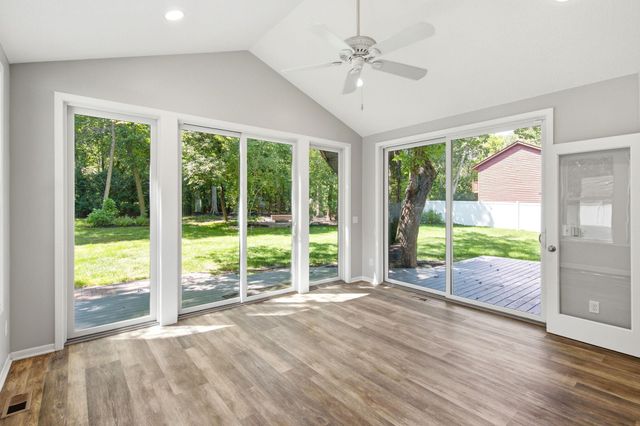 7610 Heritage Road, Eden Prairie, MN 55346