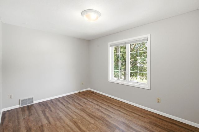 7610 Heritage Road, Eden Prairie, MN 55346