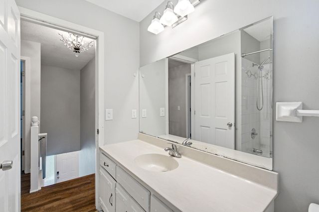 7610 Heritage Road, Eden Prairie, MN 55346