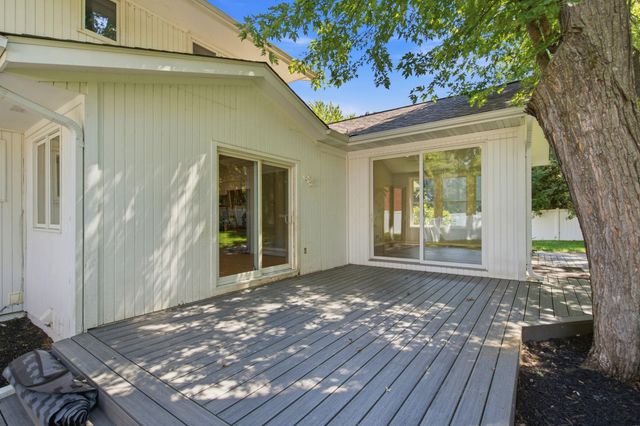 7610 Heritage Road, Eden Prairie, MN 55346