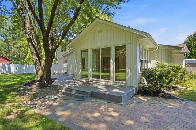7610 Heritage Road, Eden Prairie, MN 55346