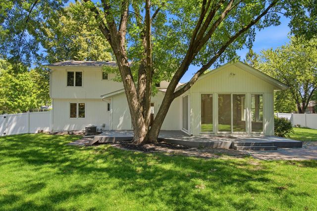 7610 Heritage Road, Eden Prairie, MN 55346