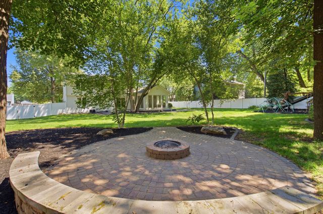7610 Heritage Road, Eden Prairie, MN 55346