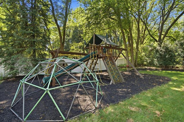 7610 Heritage Road, Eden Prairie, MN 55346