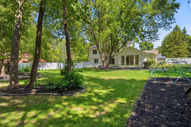 7610 Heritage Road, Eden Prairie, MN 55346