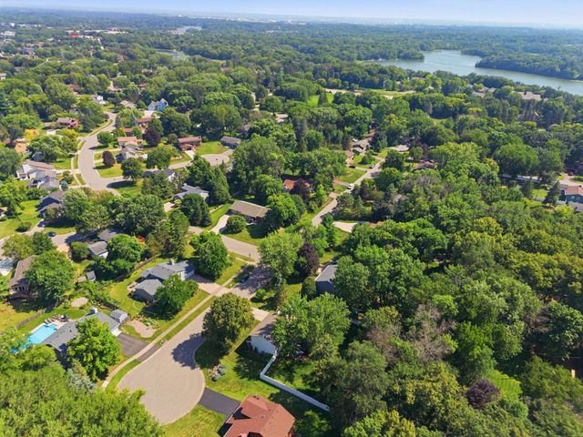 7610 Heritage Road, Eden Prairie, MN 55346