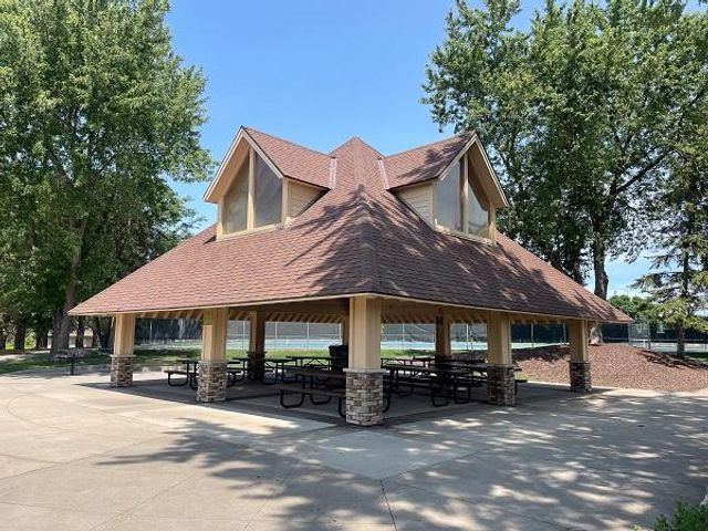 7610 Heritage Road, Eden Prairie, MN 55346