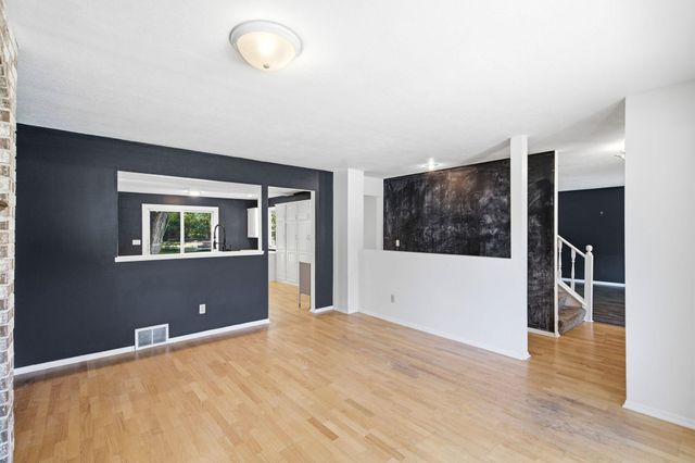 7610 Heritage Road, Eden Prairie, MN 55346