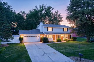7610 Heritage Road, Eden Prairie, MN 55346