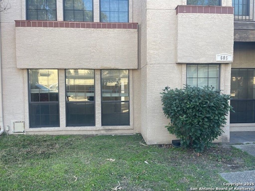 6100 Woodlake Pkwy Apt 605, San Antonio, TX 78244