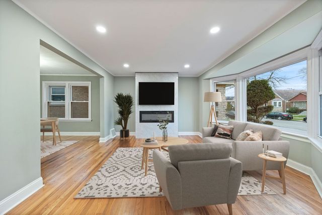 10615 S Emerald Avenue, Chicago, IL 60628