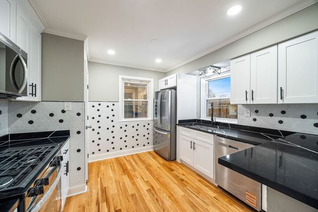 10615 S Emerald Avenue, Chicago, IL 60628