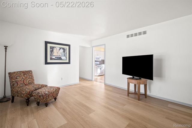 46972 McKenna Drive, Macomb Township, MI 48044