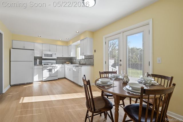 46972 McKenna Drive, Macomb Township, MI 48044